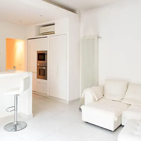 Hbhall Navigli 6b Milan