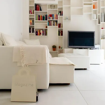 Hbhall Navigli 6b * Milan